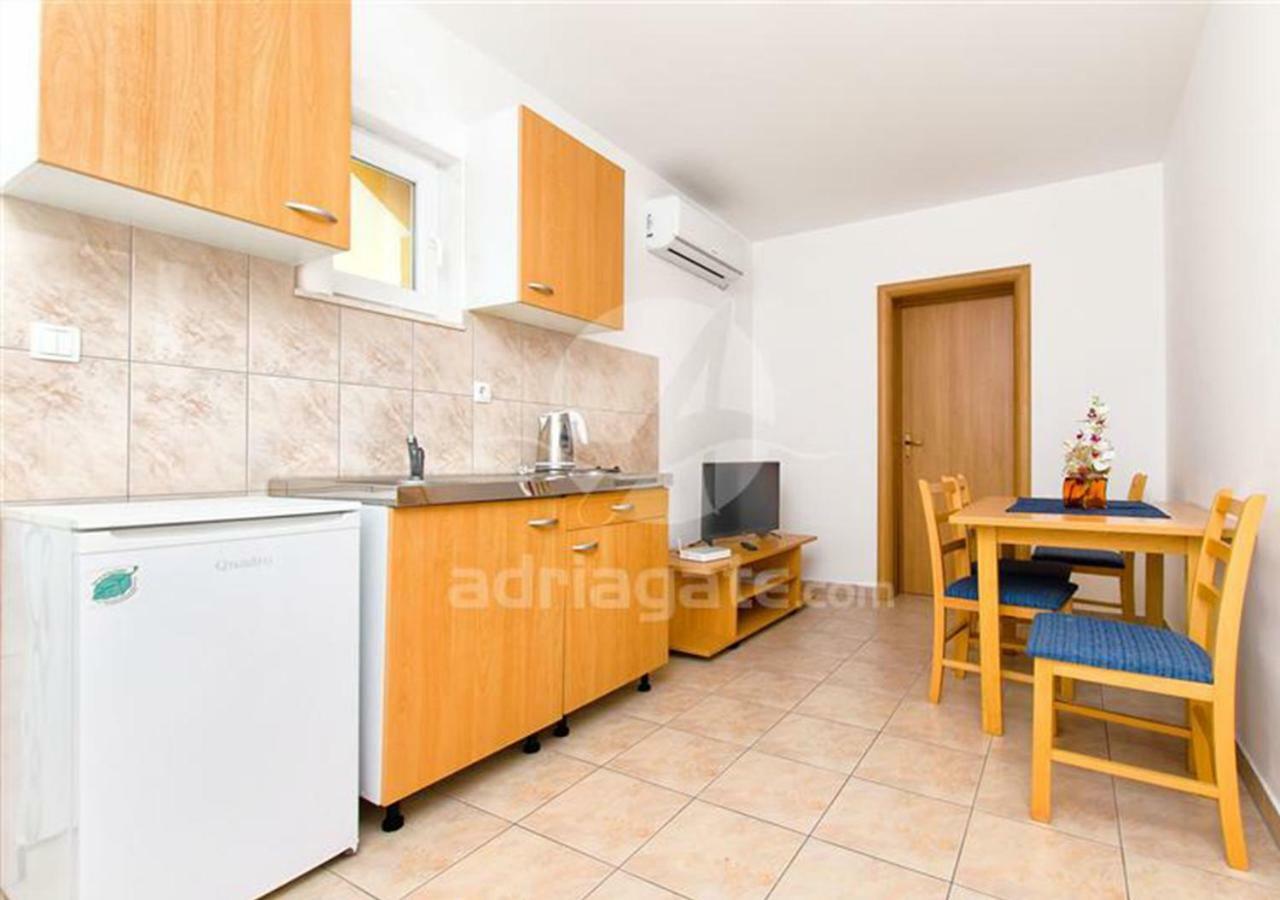 Apartments Iva โรกอซนิซา ภายนอก รูปภาพ